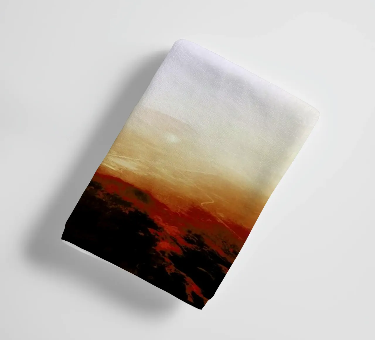 Descent of two skydivers over an alien red desert planet asciugamano da bagno da Stoian Hitrov