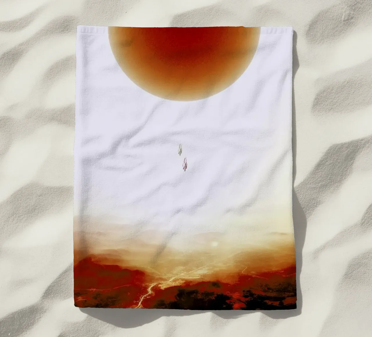 Descent of two skydivers over an alien red desert planet toalla de playa de Stoian Hitrov