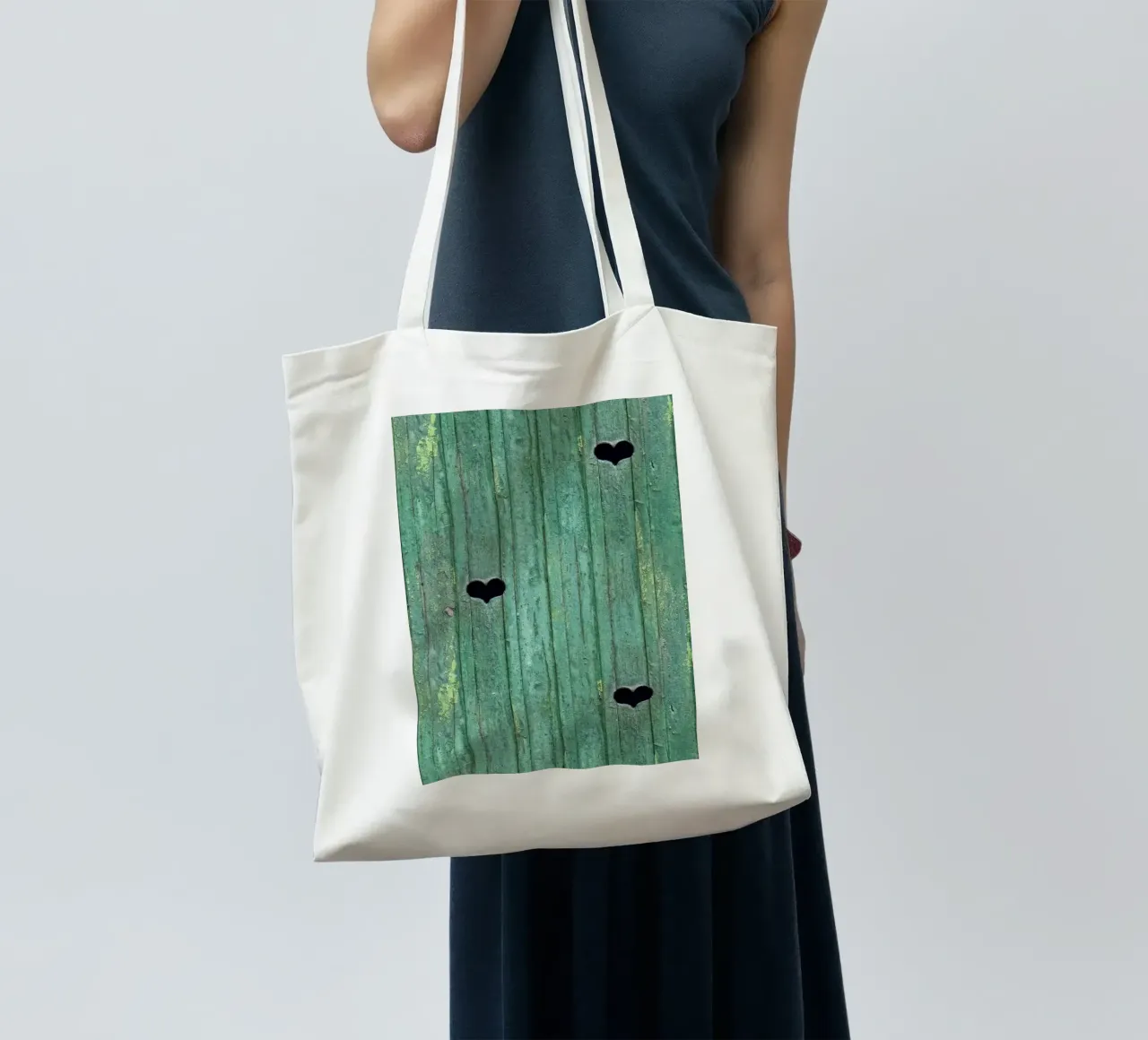 Un tocco d'amore rustico - Porta in legno con ritagli di cuore borsa in juta da Curious Collections by Marielle Leenders