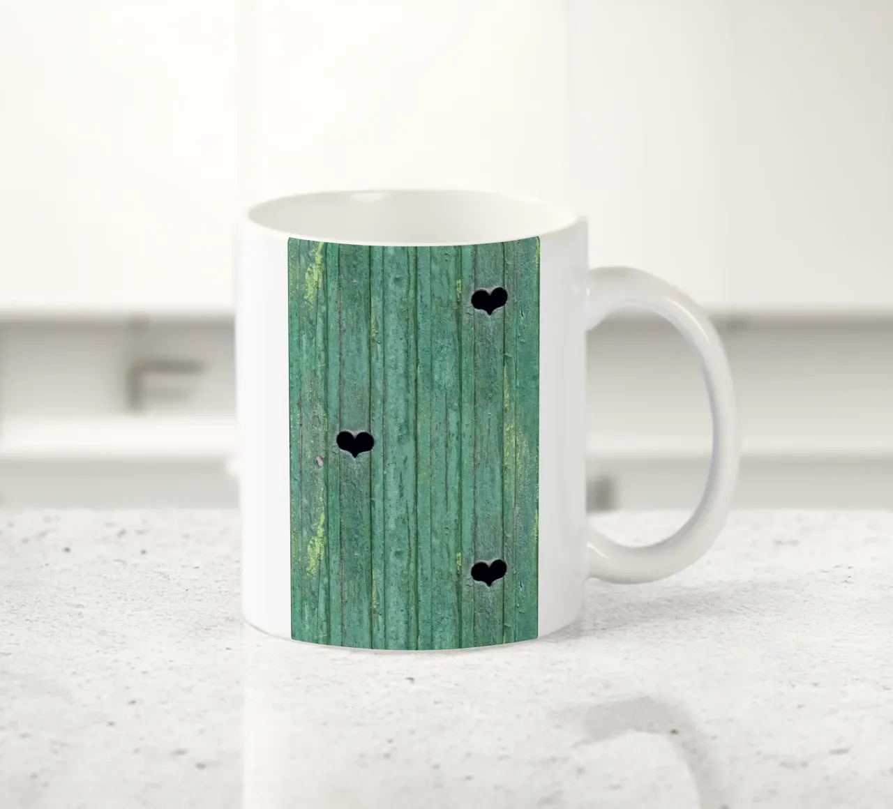 Une touche d'amour rustique - Porte en bois avec découpes en forme de cœur mug en céramique de Curious Collections by Marielle Leenders