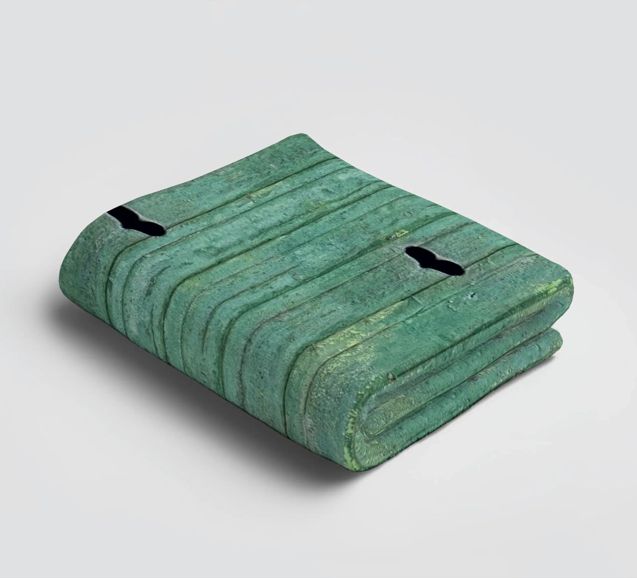 Un tocco d'amore rustico - Porta in legno con ritagli di cuore asciugamano da bagno da Curious Collections by Marielle Leenders