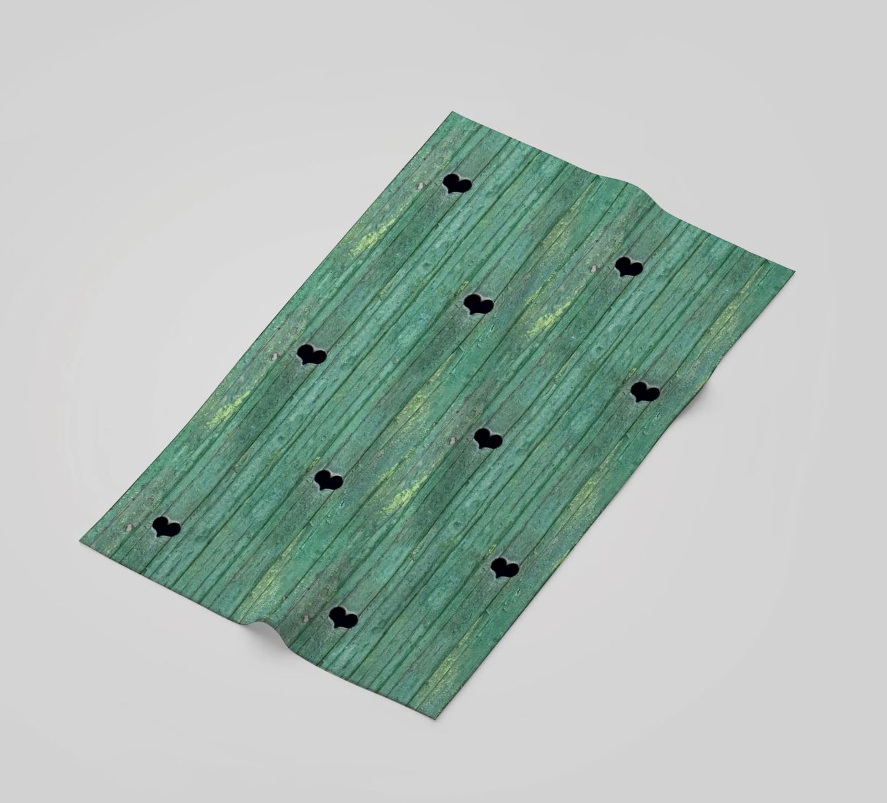 Un tocco d'amore rustico - Porta in legno con ritagli di cuore telo mare da Curious Collections by Marielle Leenders