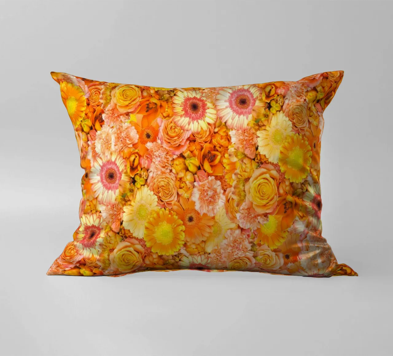 Un mare di arancione - Fiori in piena fioritura cuscino da Curious Collections by Marielle Leenders