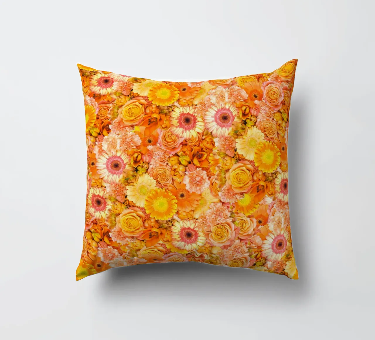 Un mare di arancione - Fiori in piena fioritura cuscino da Curious Collections by Marielle Leenders