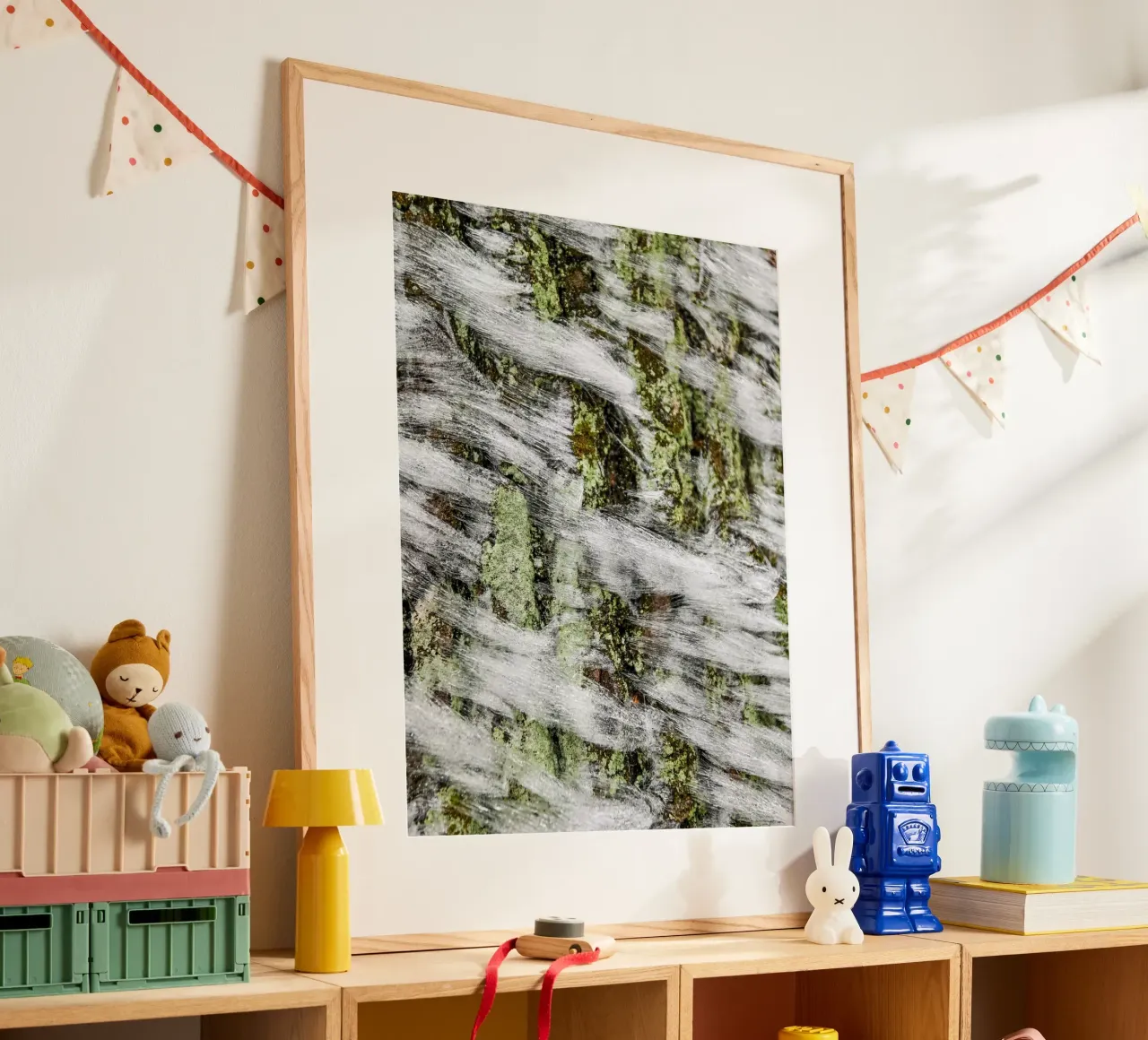Design di muschio invernale: la natura incontra l'arte poster con telaio in legno da Whole©
