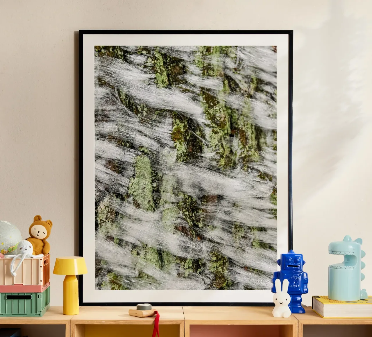 Design di muschio invernale: la natura incontra l'arte poster con telaio in legno da Whole©