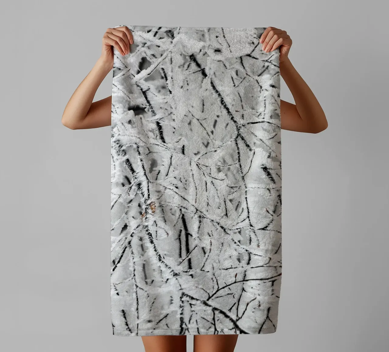 Branches enneigées - art structurel hivernal serviette de bain de Whole©