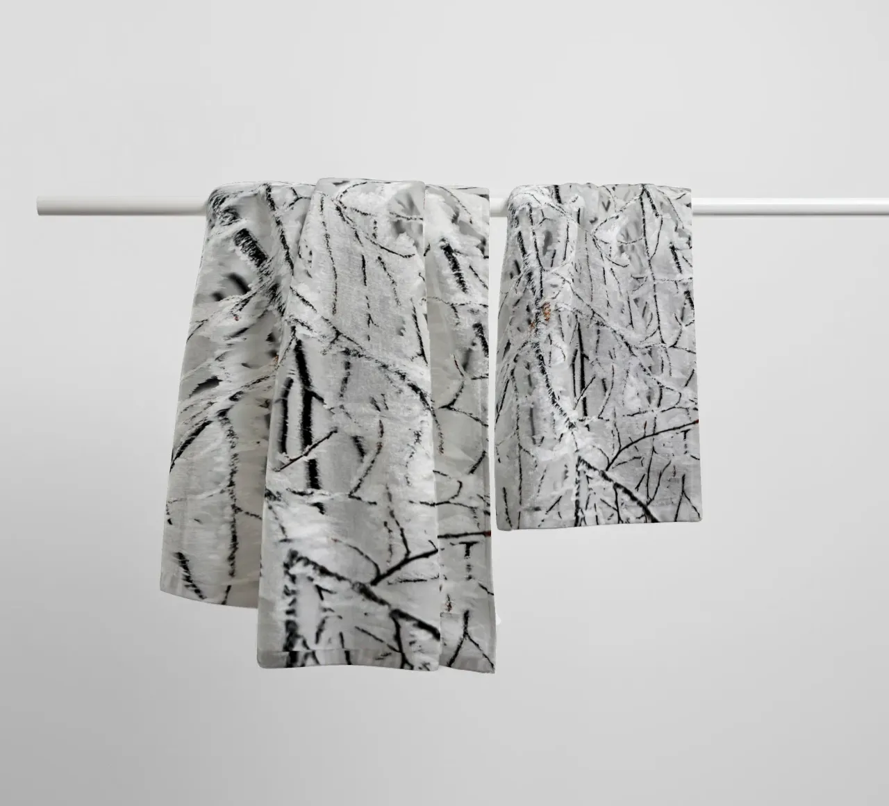 Branches enneigées - art structurel hivernal serviette de bain de Whole©