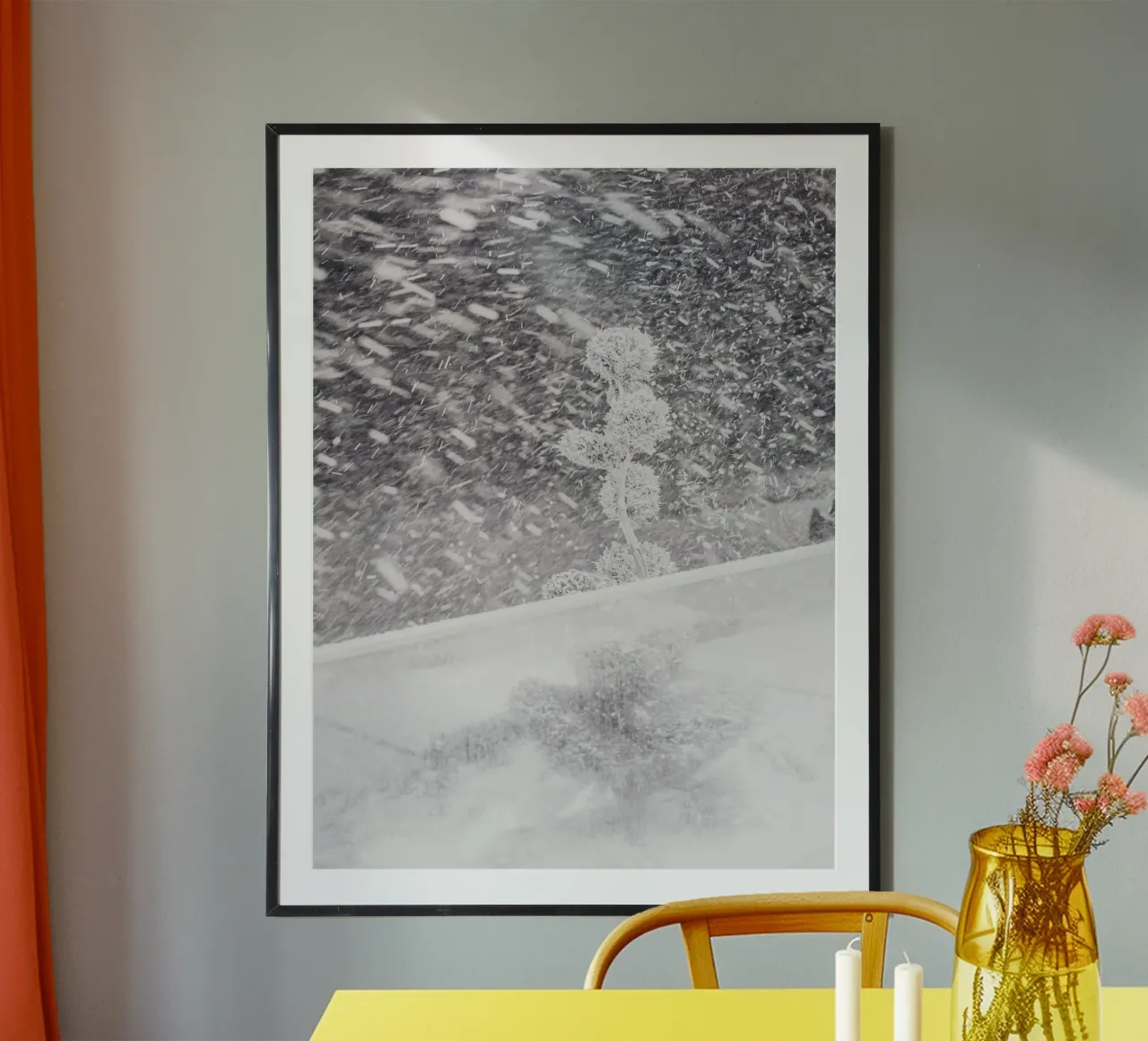 Schneesturm-Kunst – Winterliche Dynamik Poster von Whole©
