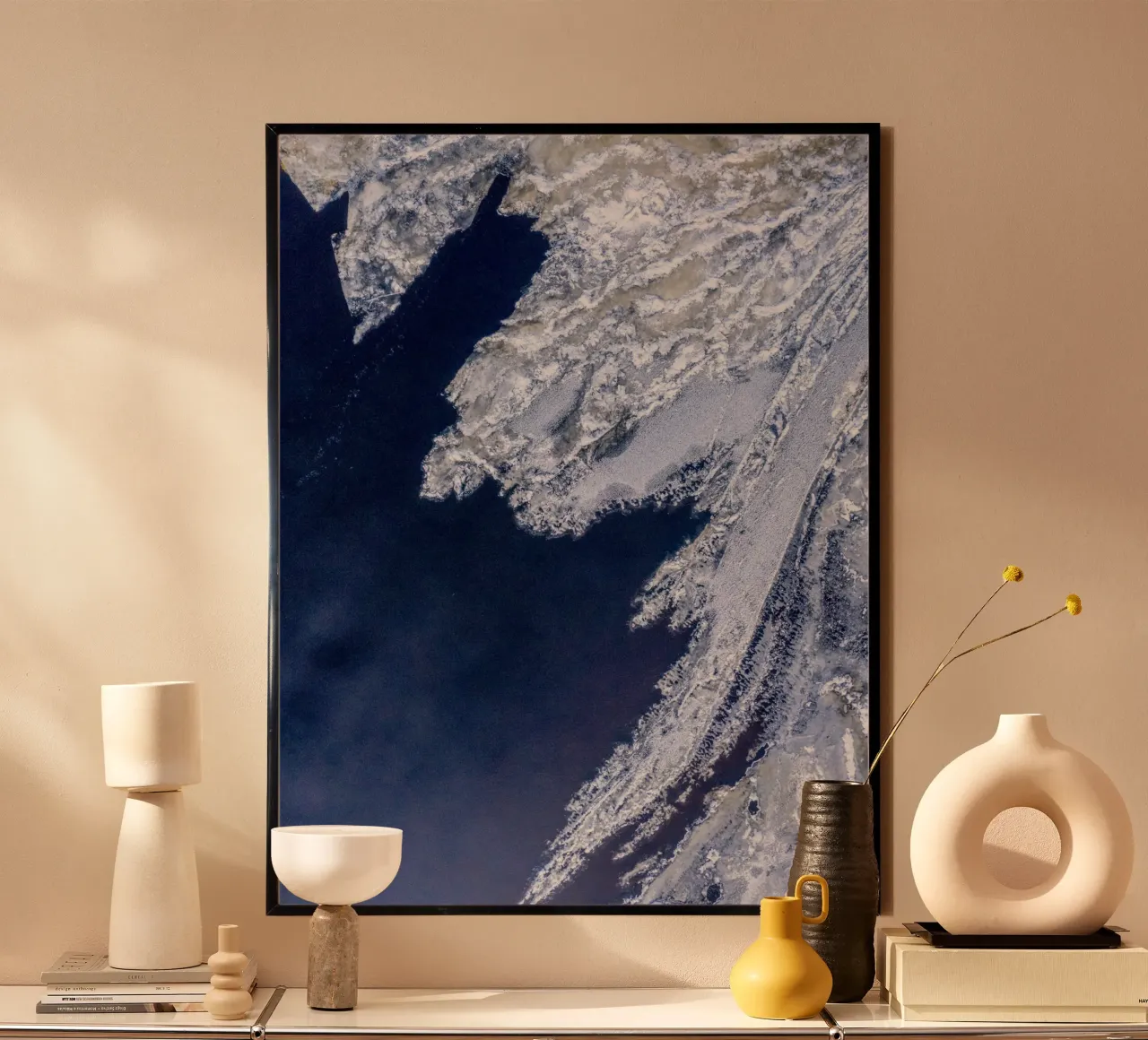 IJsformaties - Abstract winterlandschap poster met kunststof frame van Whole©
