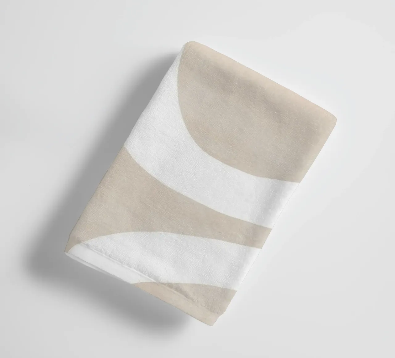 Linea curva bianca beige asciugamano da bagno da Melloi Art Print