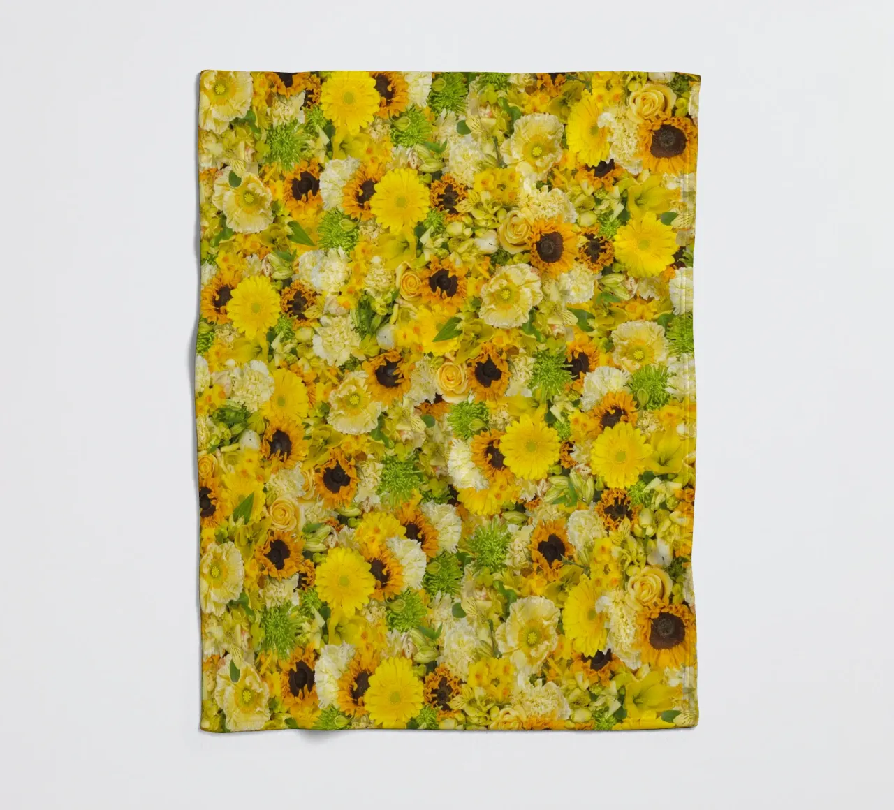 Un'esplosione di sole in ogni petalo - Fiori gialli coperta in pile da Curious Collections by Marielle Leenders