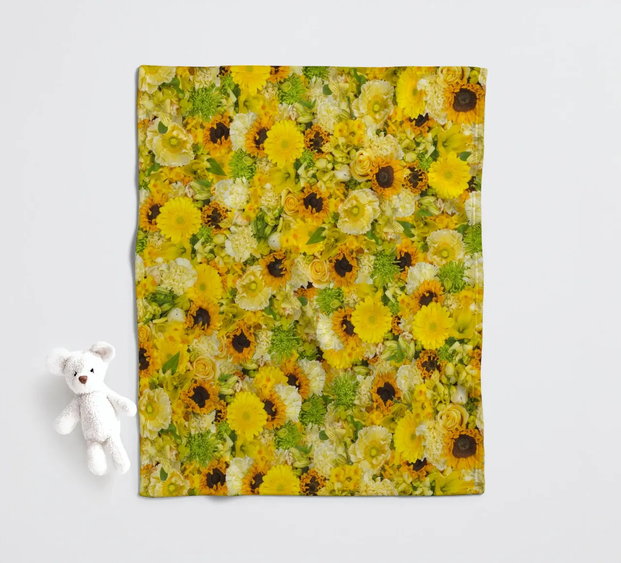 Un'esplosione di sole in ogni petalo - Fiori gialli coperta in pile da Curious Collections by Marielle Leenders