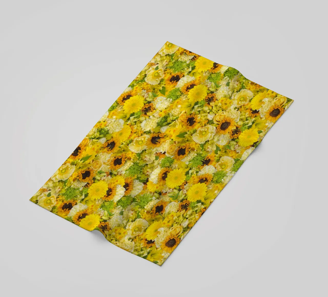 Un'esplosione di sole in ogni petalo - Fiori gialli telo mare da Curious Collections by Marielle Leenders