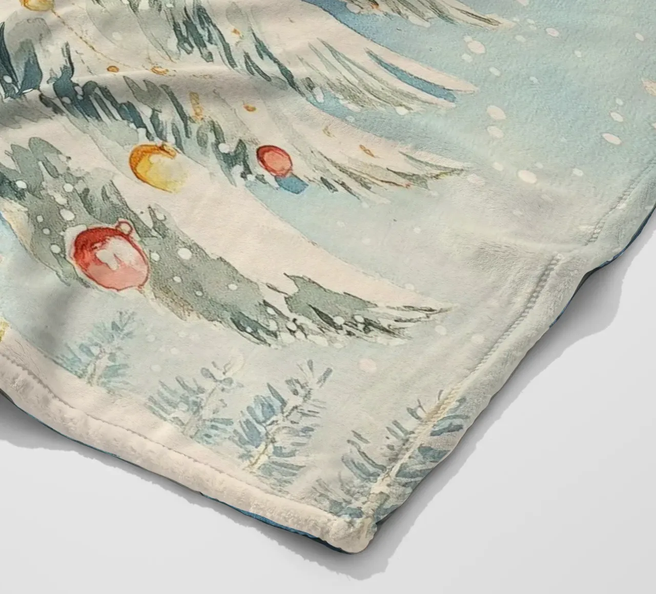 Albero di Natale in un paesaggio innevato coperta in pile da Melloi Art Print
