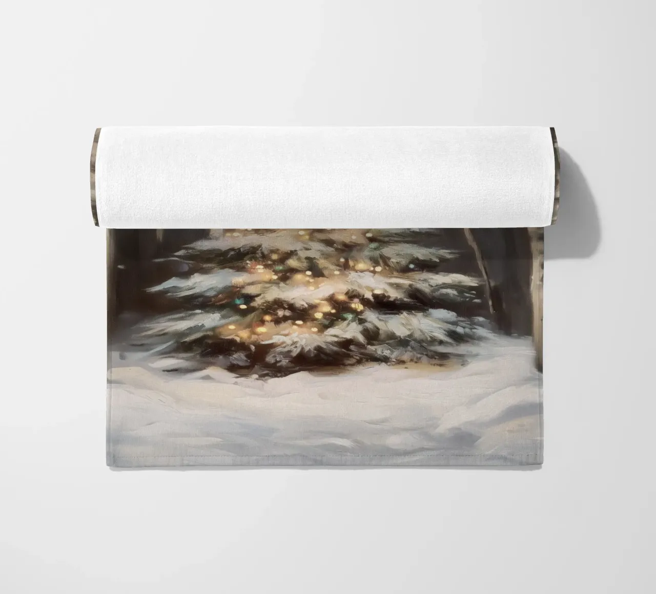 Incantevole albero di Natale telo mare da Melloi Art Print