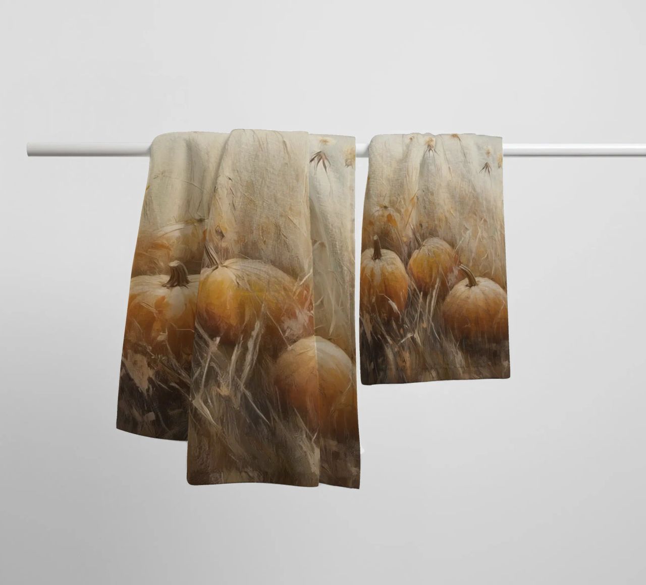 Zucche in un campo d'autunno asciugamano da bagno da Melloi Art Print