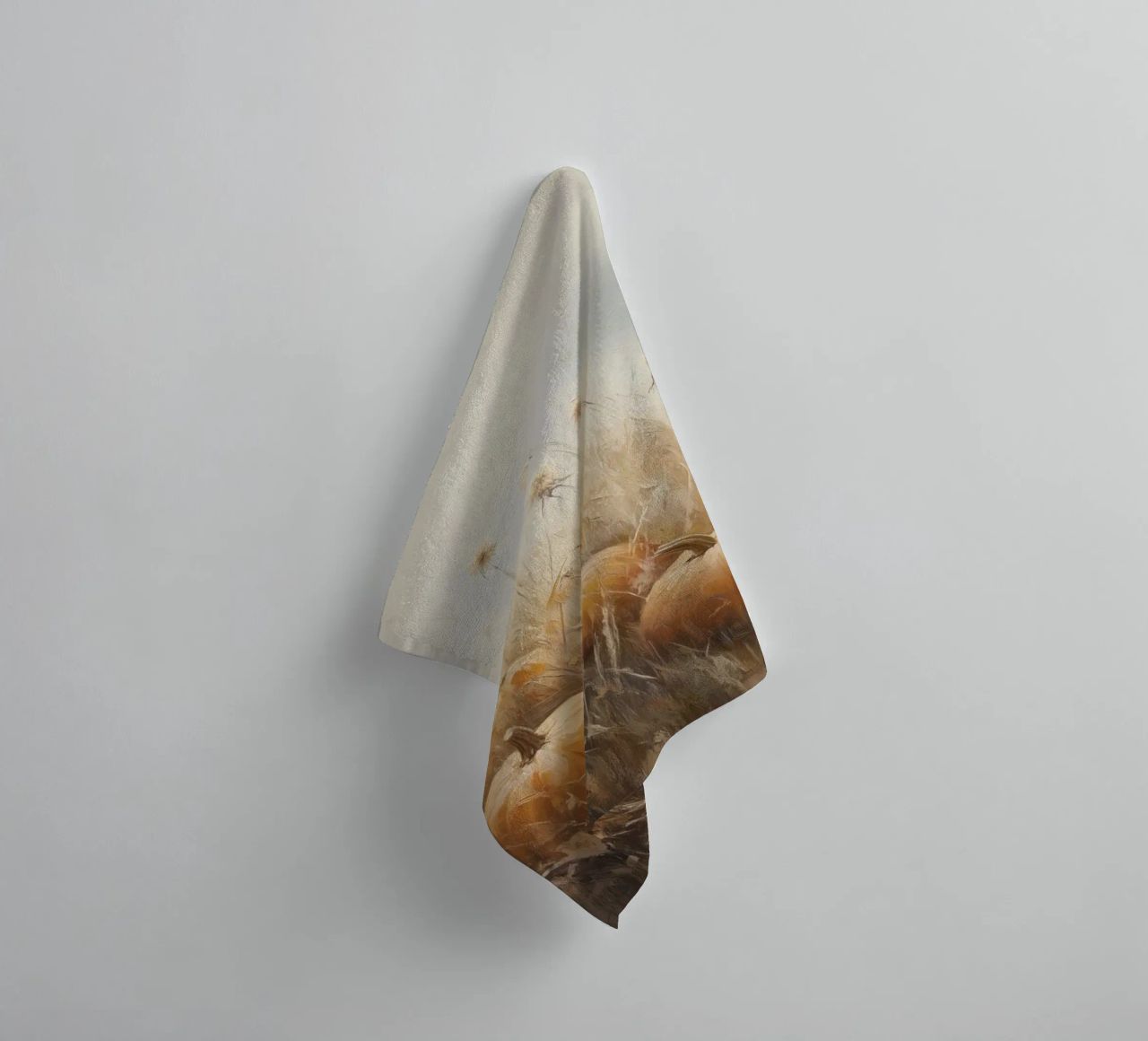 Zucche in un campo d'autunno asciugamano da bagno da Melloi Art Print