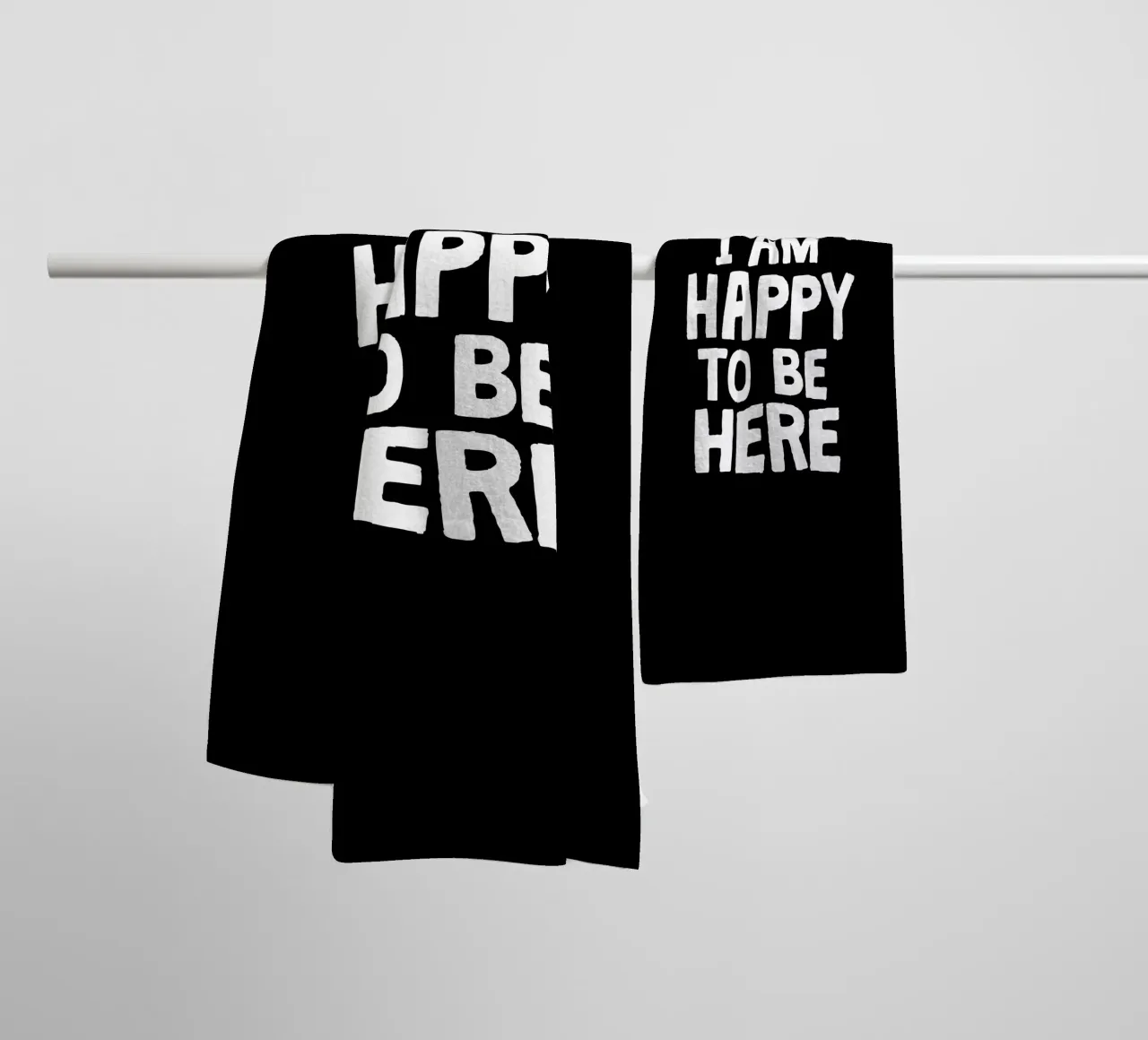 I am happy to be here asciugamano da bagno da happieeagle