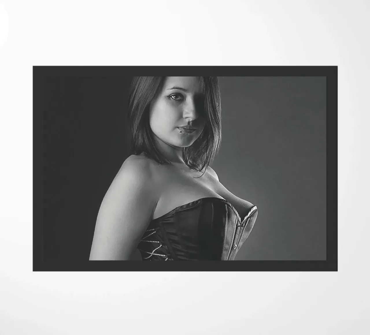 Alyona in a corset Mono zerbino da Dave Hare Photography