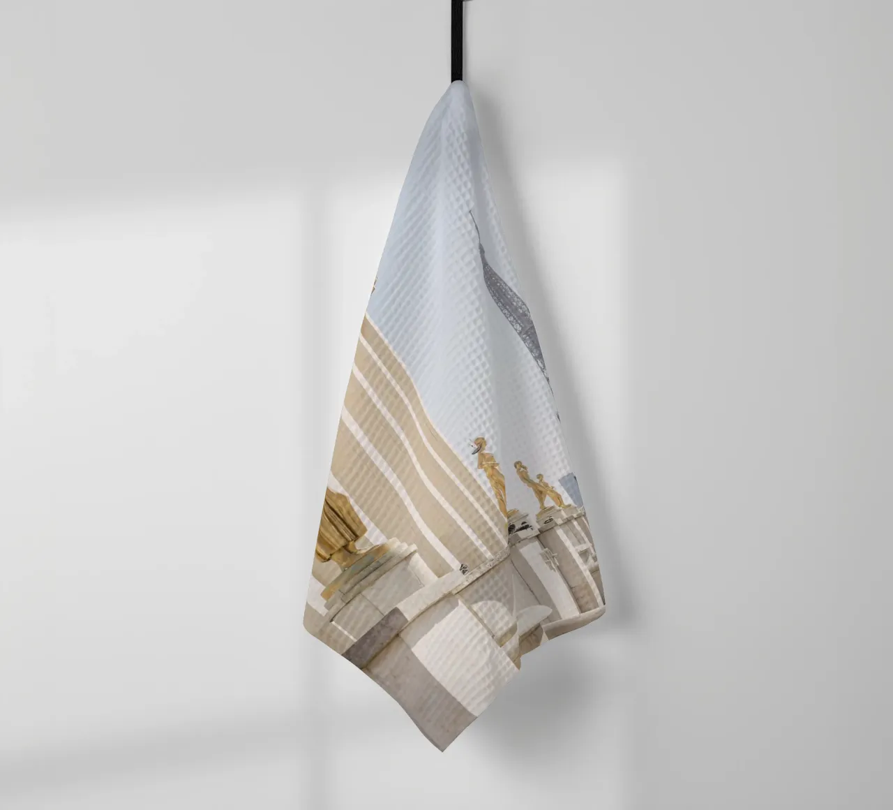 Golde Eiffel Tower torchon de patiphotography