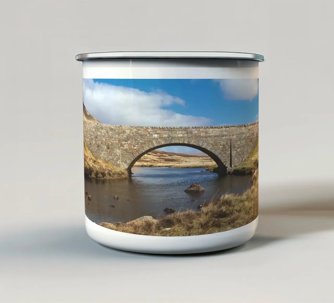 Ponte di Highland tazza in smalto da Dave Hare Photography