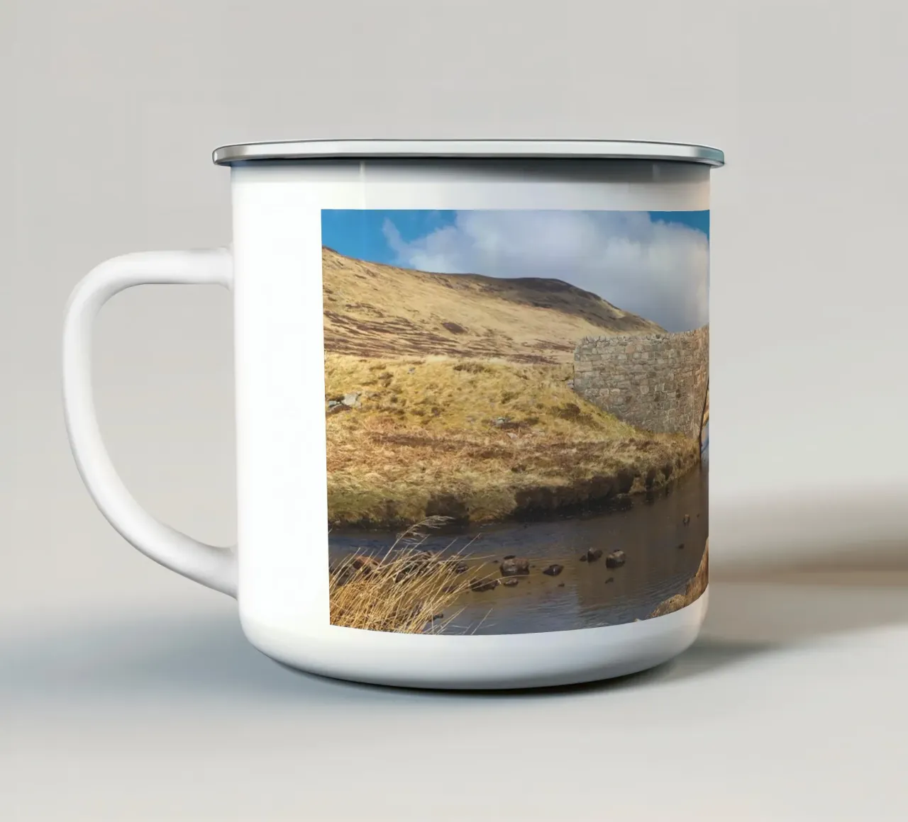 Ponte di Highland tazza in smalto da Dave Hare Photography