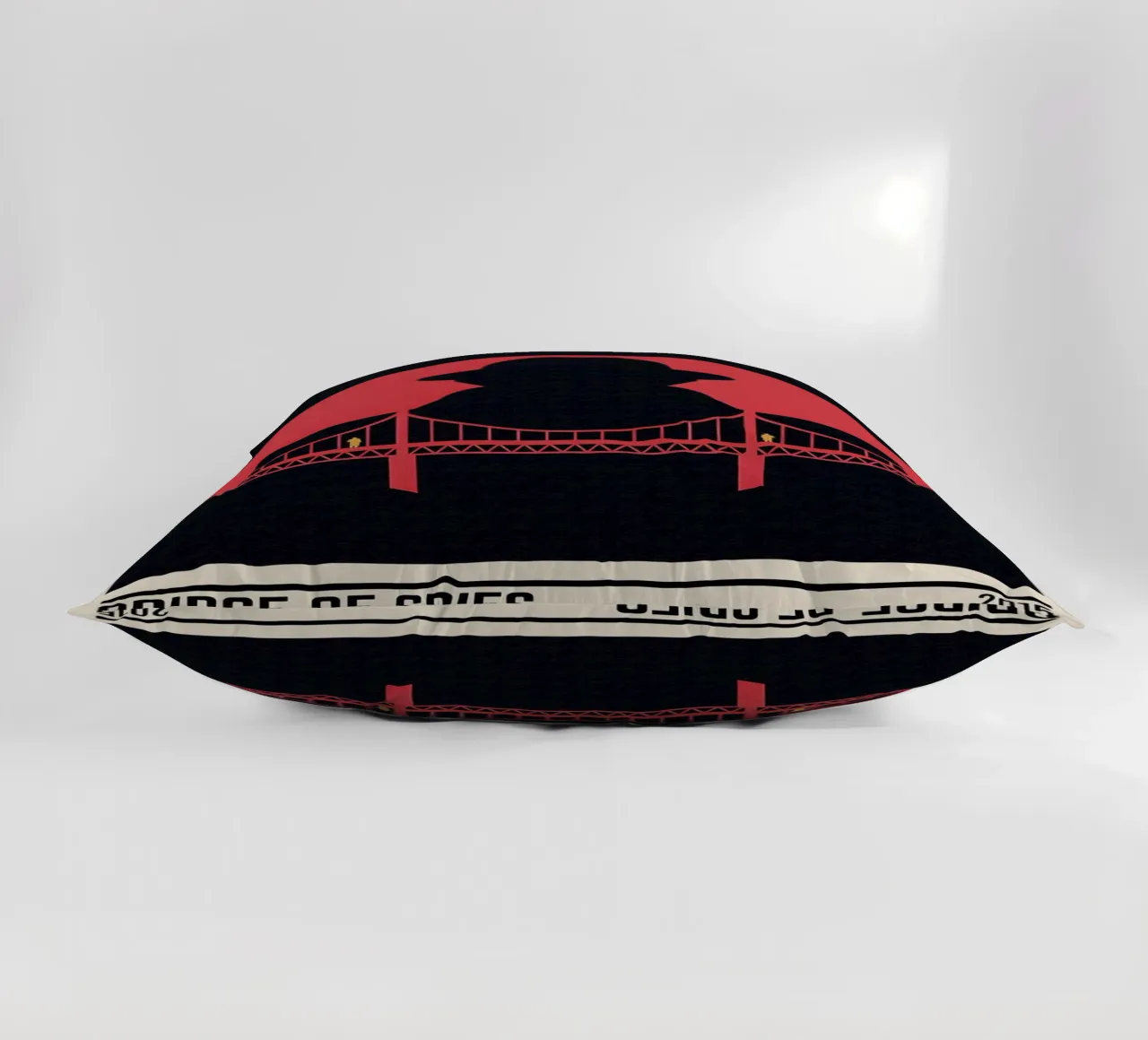 Bridge Of Spies cuscino da TheArtstudio