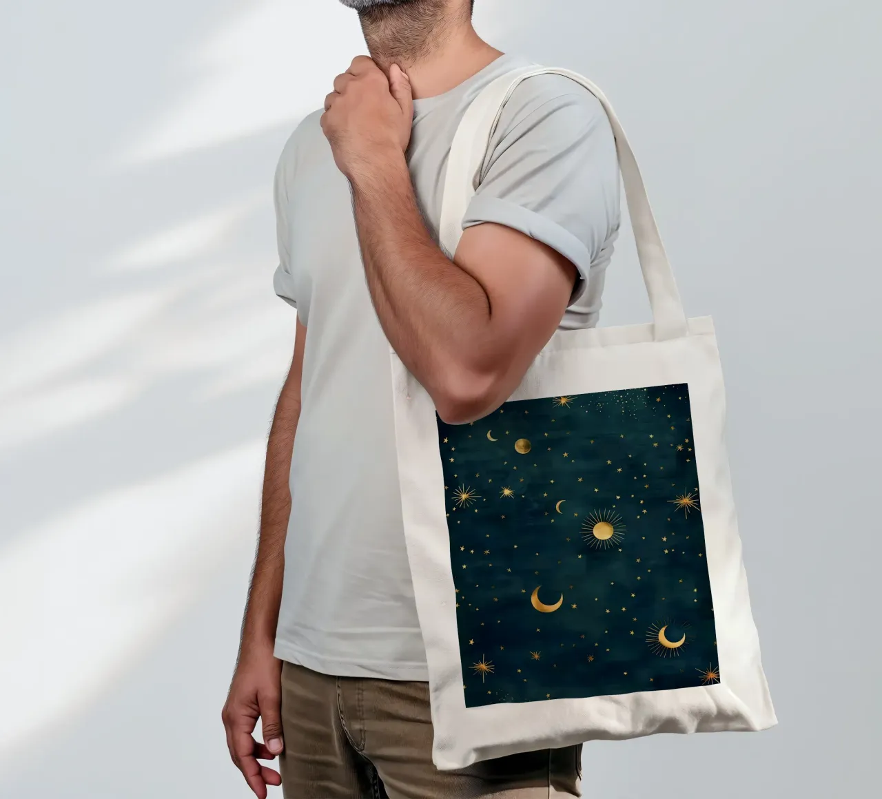 Soleil, lune et étoiles d'or - La lumière de l'univers rayonne tote bag de Gentle Echoes Art