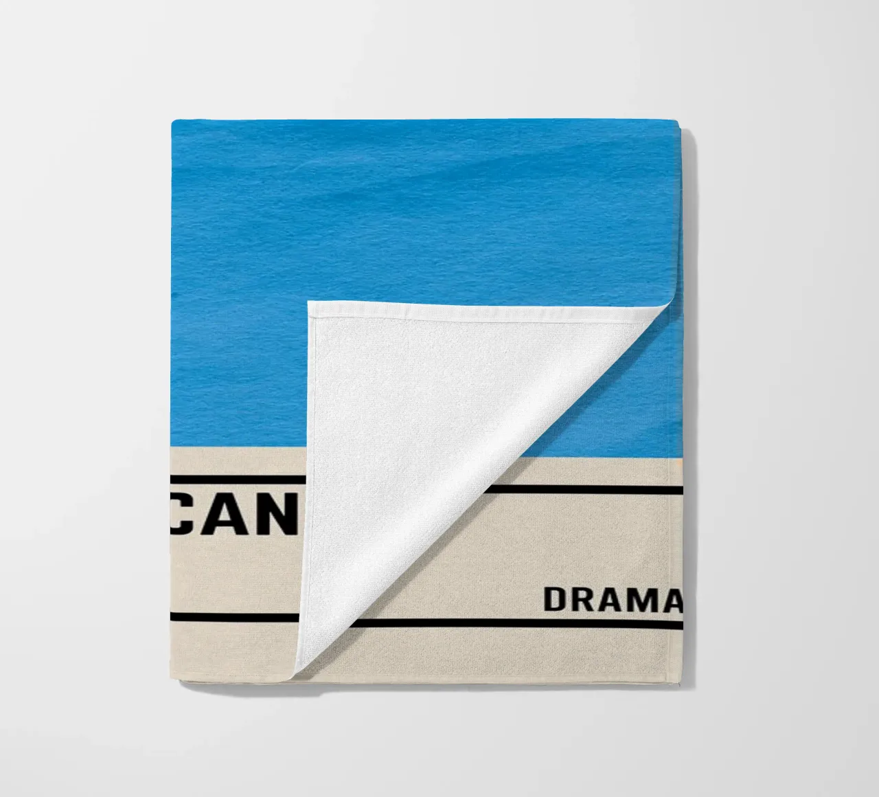 Catch Me If You Can Strandtuch von TheArtstudio