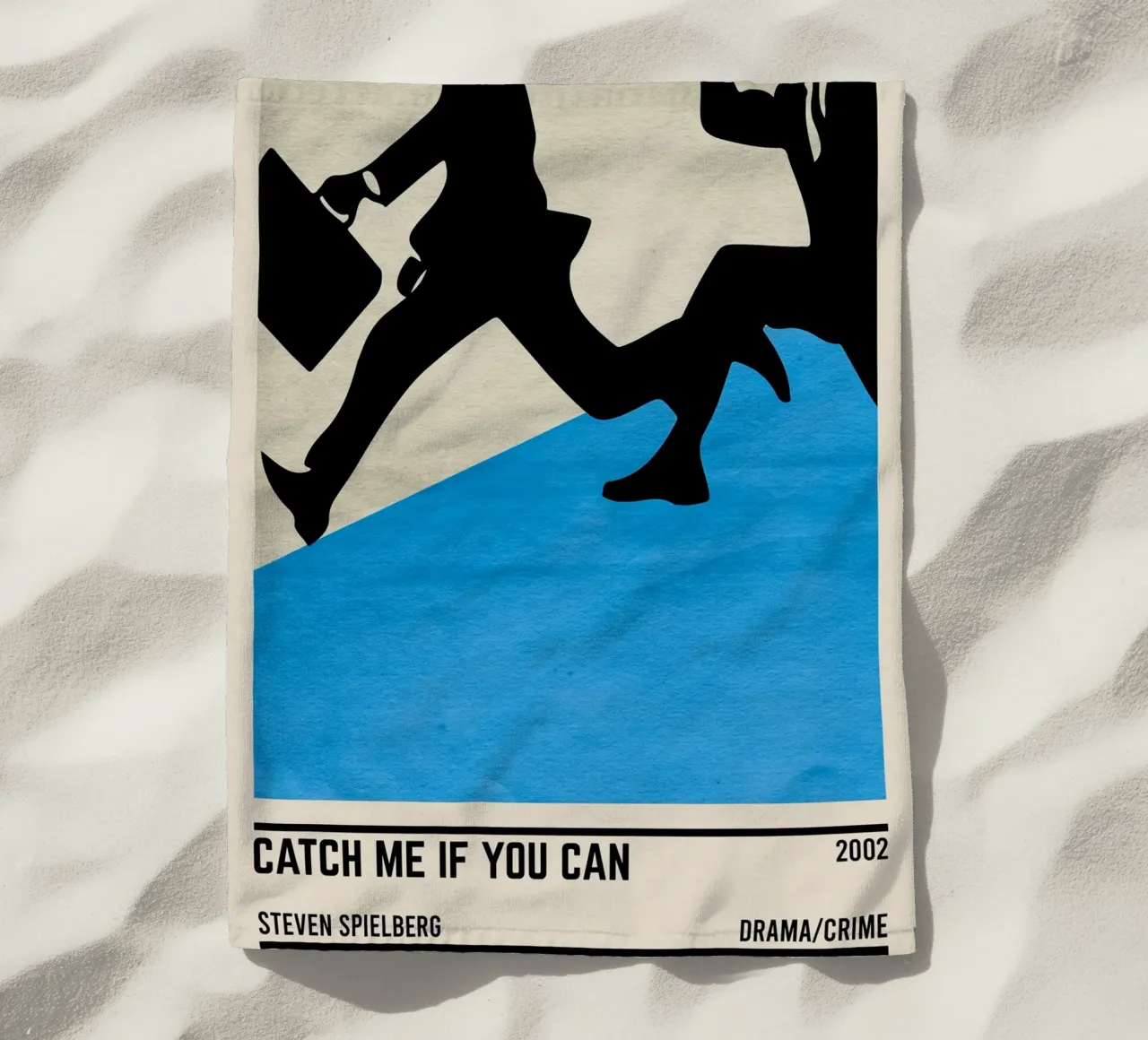Catch Me If You Can Strandtuch von TheArtstudio