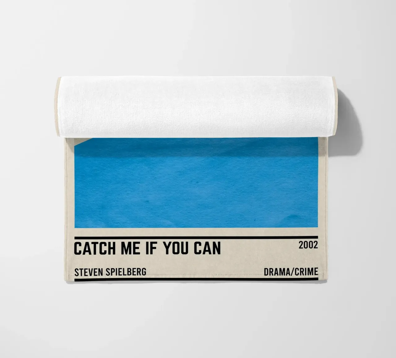 Catch Me If You Can Strandtuch von TheArtstudio