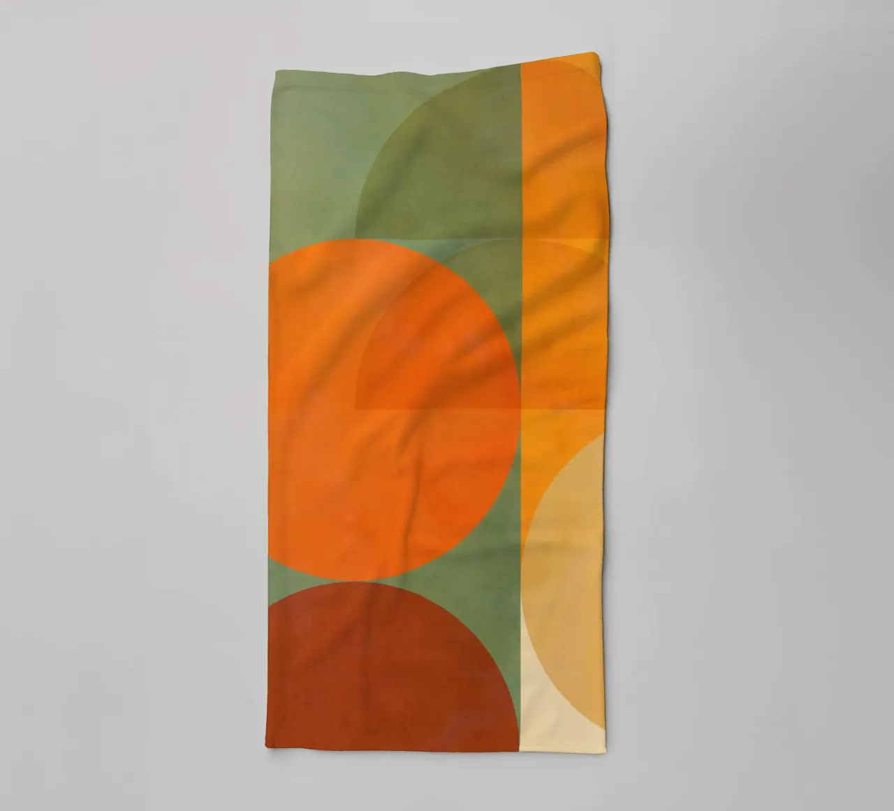 Minimalistische abstracte herfst - Aardse geometrie 1/2 badhanddoek van Dominique Vari Abstract