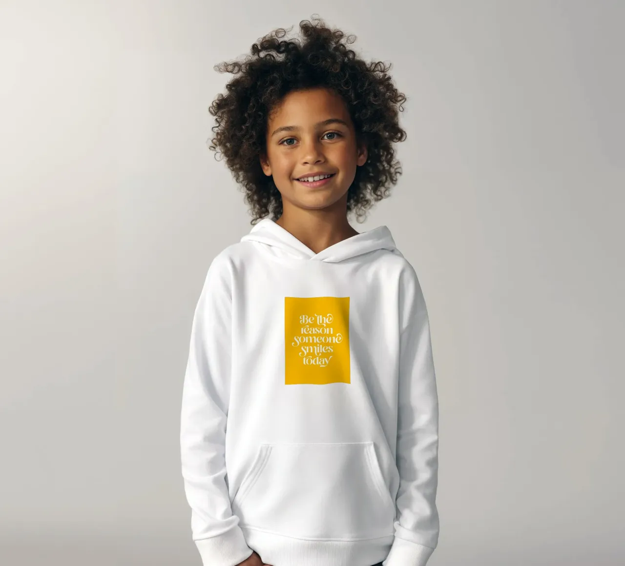 Soyez la raison pour laquelle quelqu'un sourit - mots positifs jaune vif sweat à capuche enfant de Dominique Vari Words