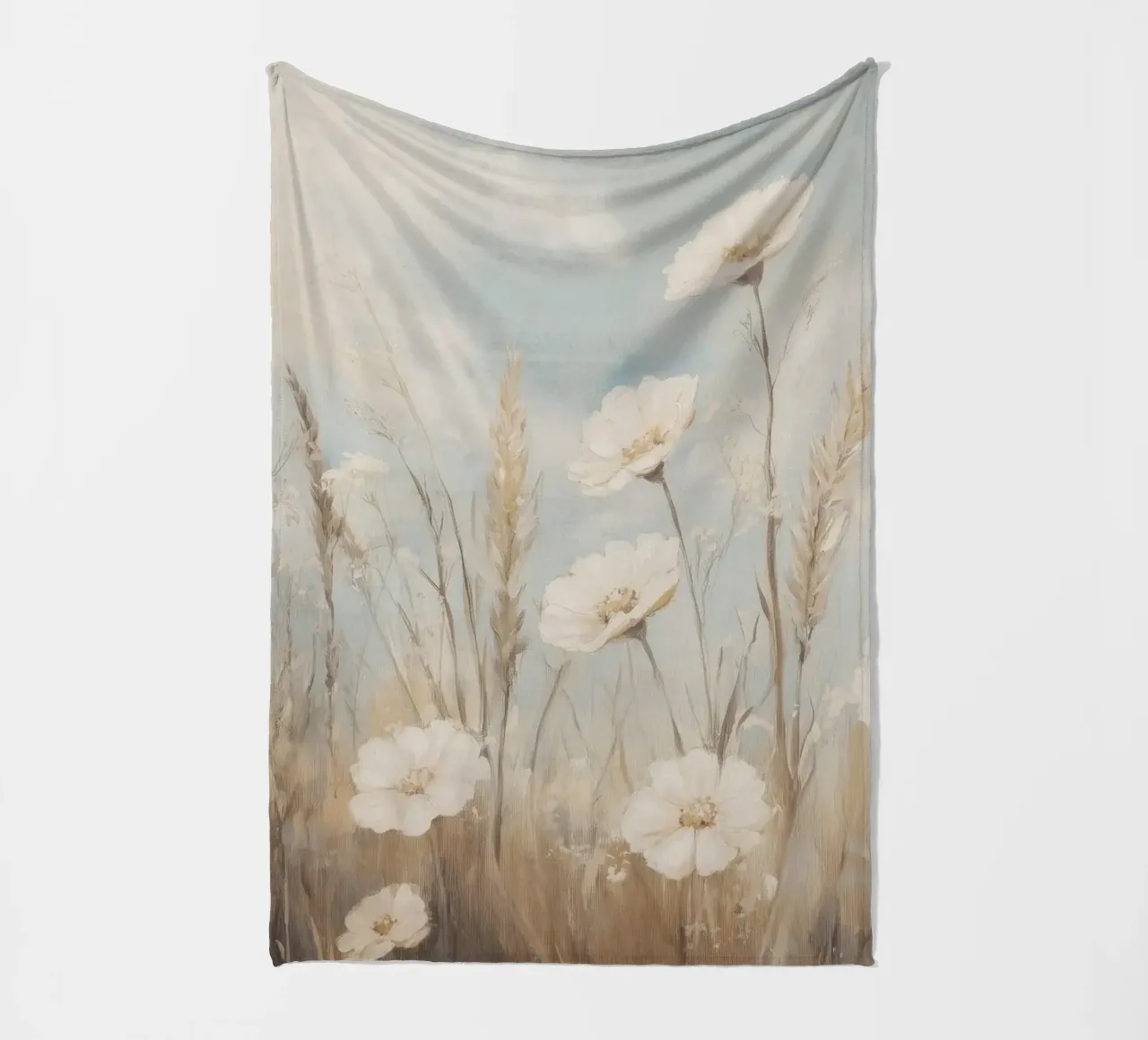 Campo tranquillo di erbe alte e fiori bianchi coperta in pile da Melloi Art Print