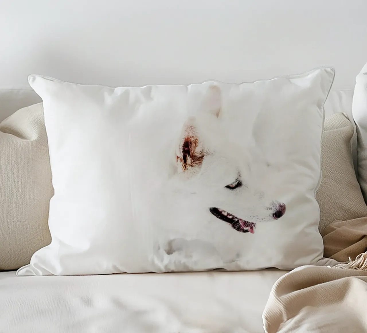 Cane bianco nella neve cuscino da Whole©