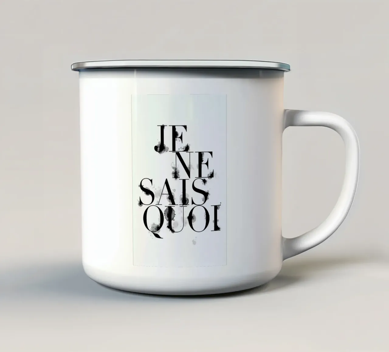 Je Ne Sais Quoi tazza in smalto da Kristen Polsinelli
