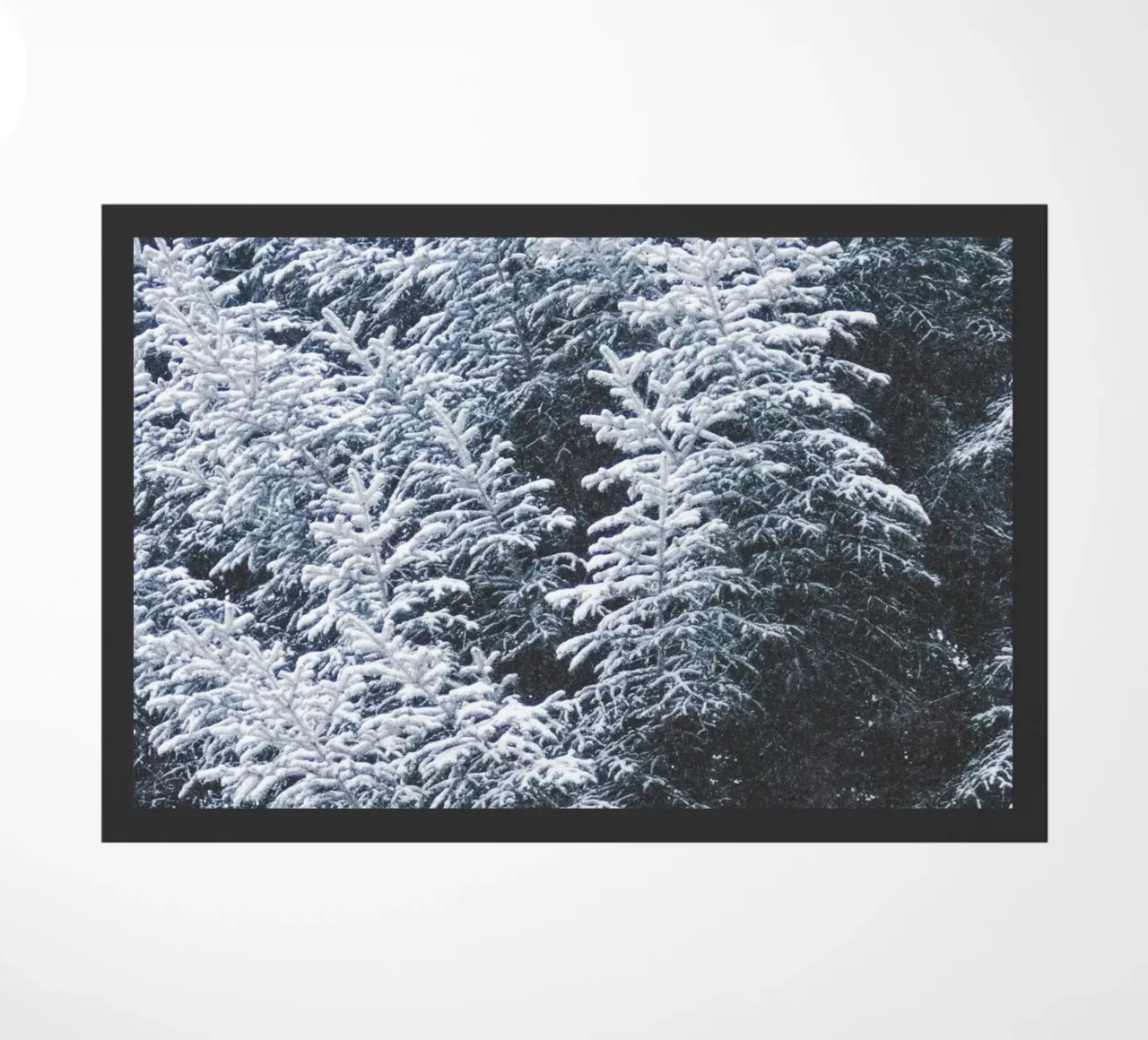 Abeti innevati design naturalistico zerbino da Whole©