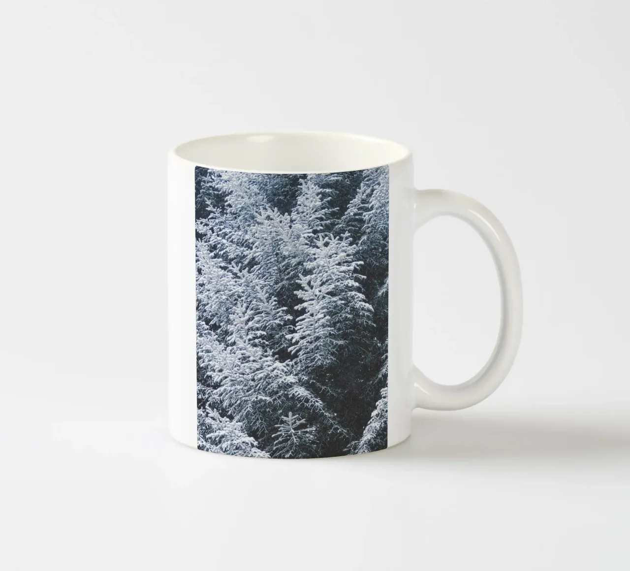 Abeti innevati design naturalistico tazza in ceramica da Whole©
