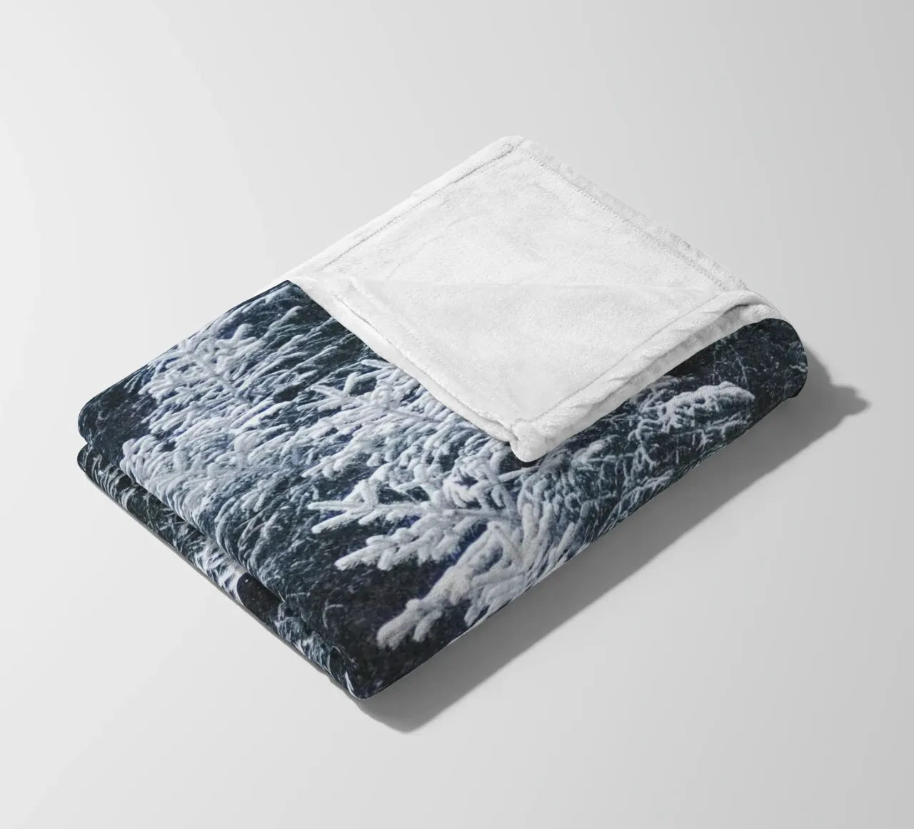 Abeti innevati design naturalistico coperta in pile da Whole©