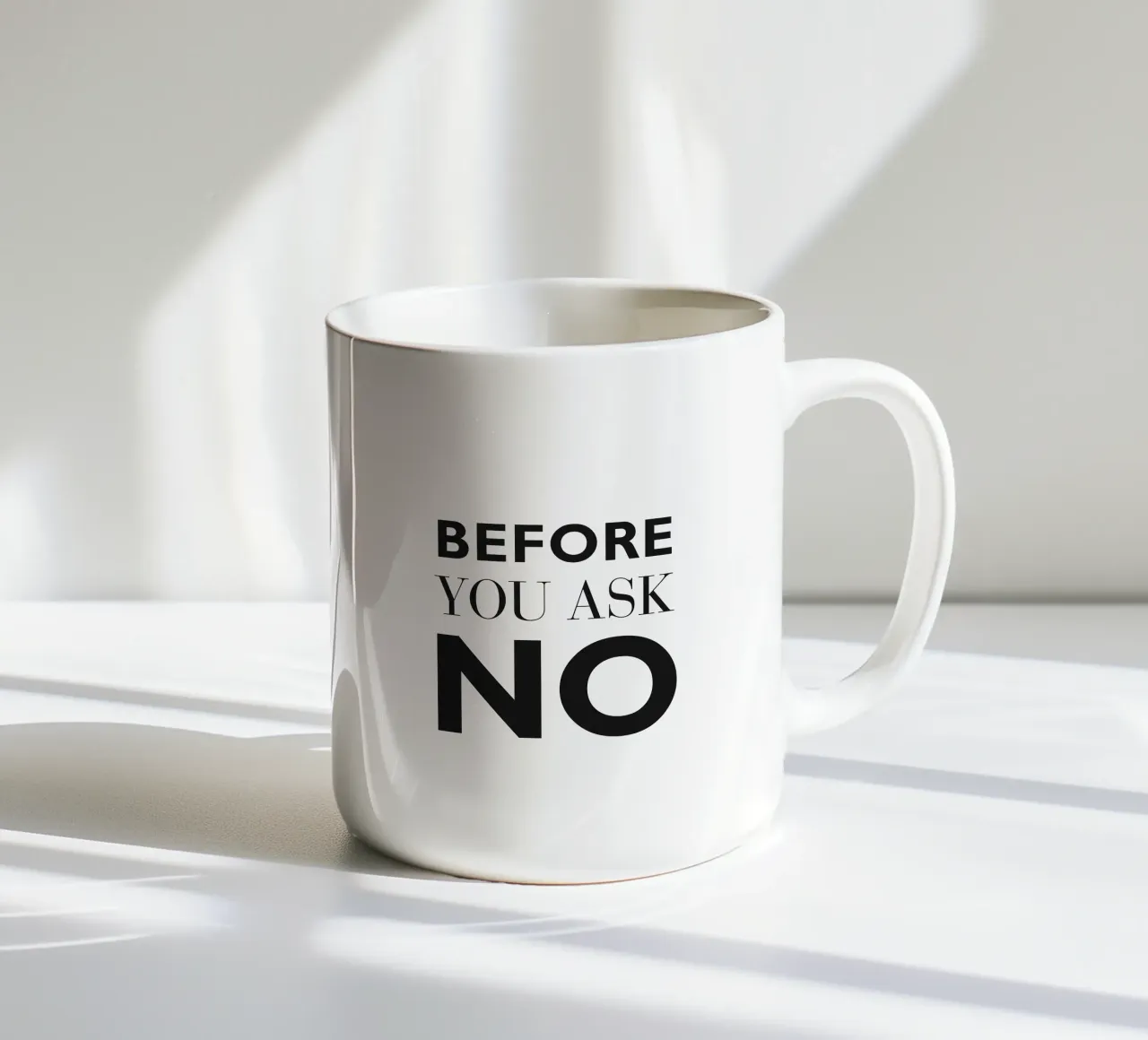 BEFORE YOU ASK tazza in ceramica da Meridian Design