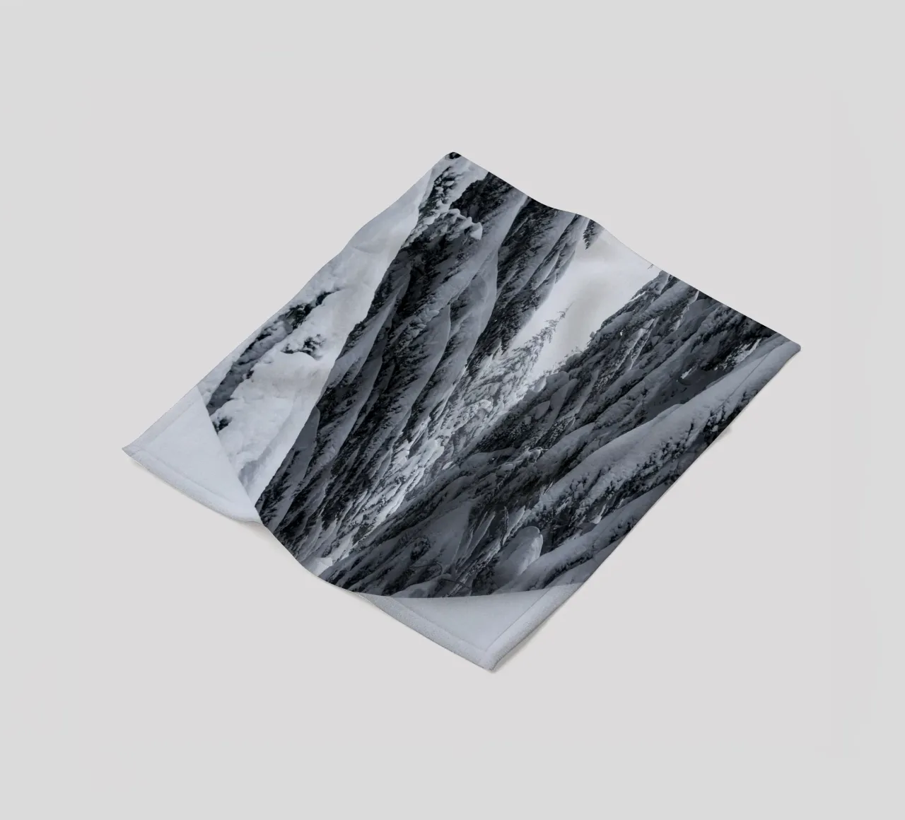 Sentiero forestale invernale design naturalistico coperta in pile da Whole©