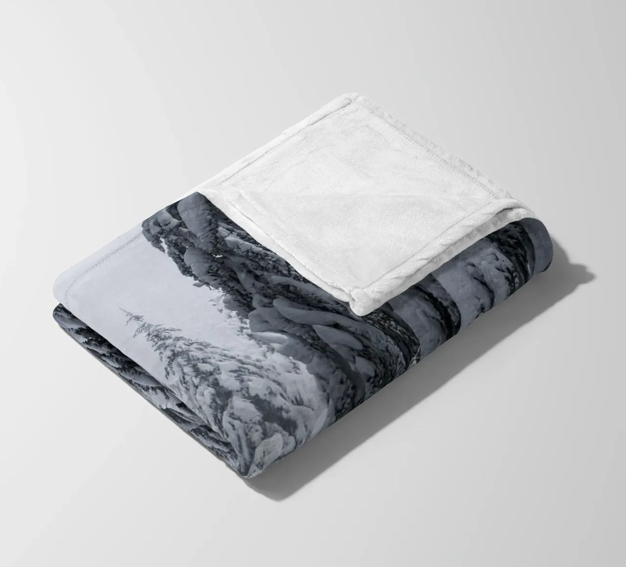 Sentiero forestale invernale design naturalistico coperta in pile da Whole©
