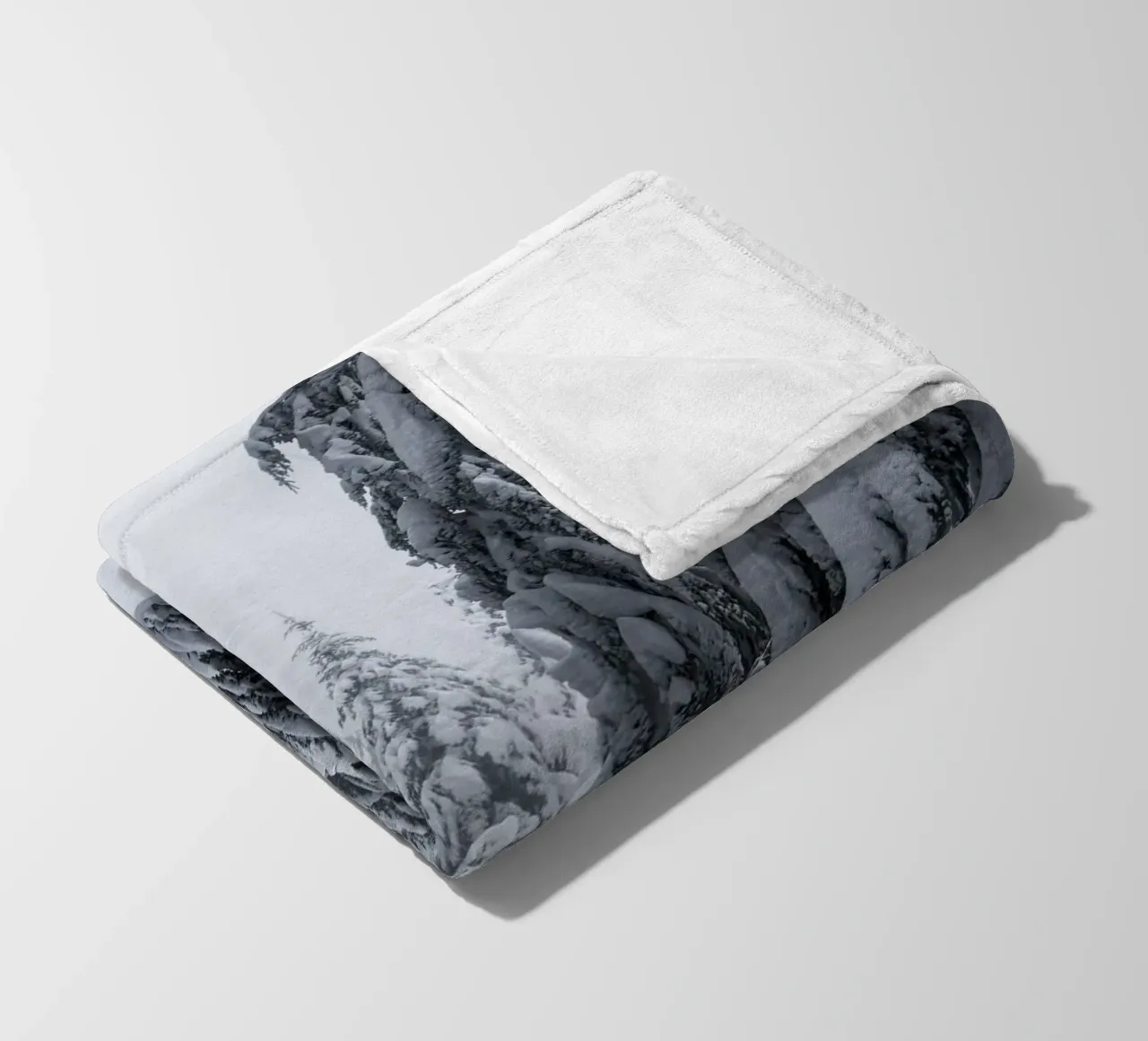 Sentiero forestale invernale design naturalistico coperta in pile da Whole©