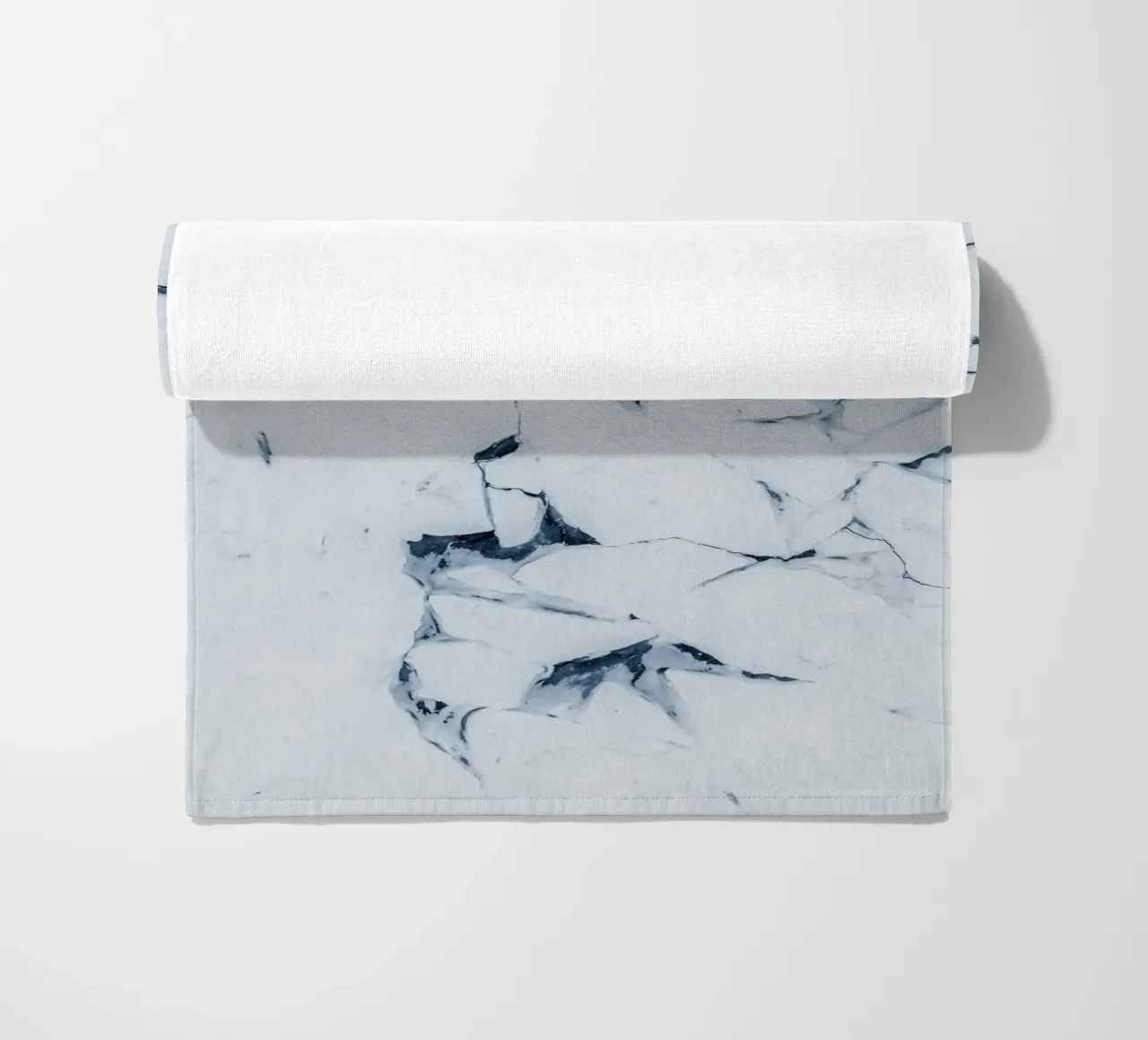 Design abstrait de glace motif hiver serviette de plage de Whole©