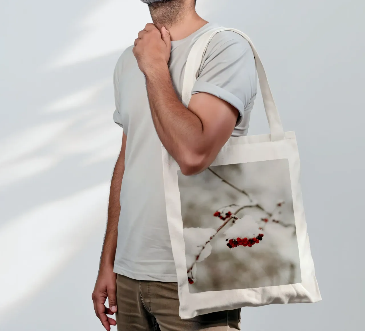 Bacche rosse nella neve borsa in juta da Whole©