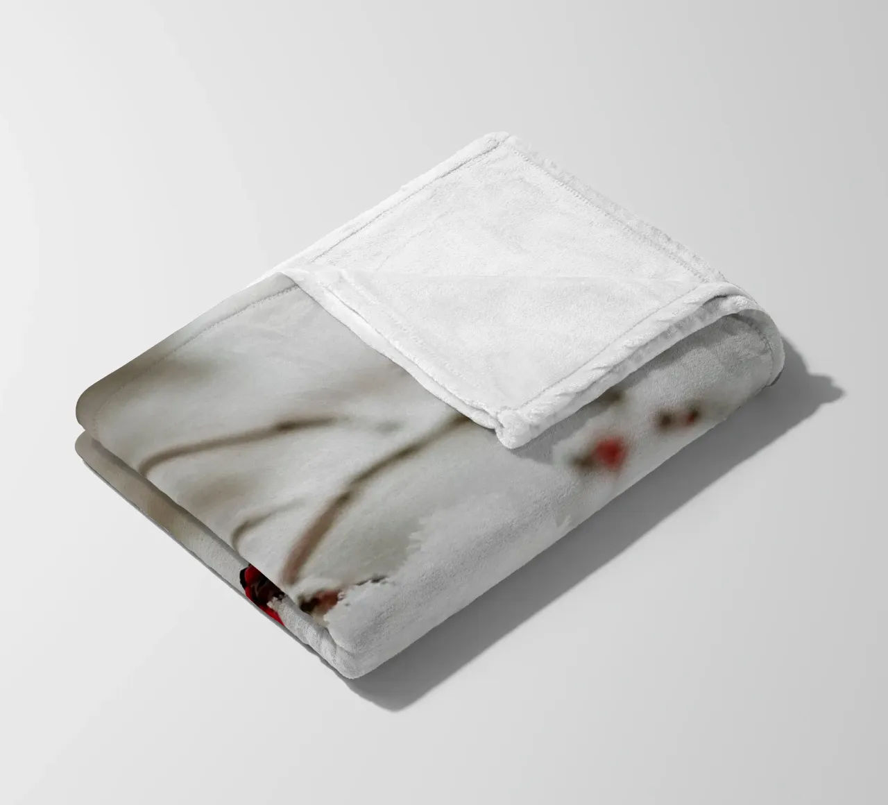 Bacche rosse nella neve coperta in pile da Whole©