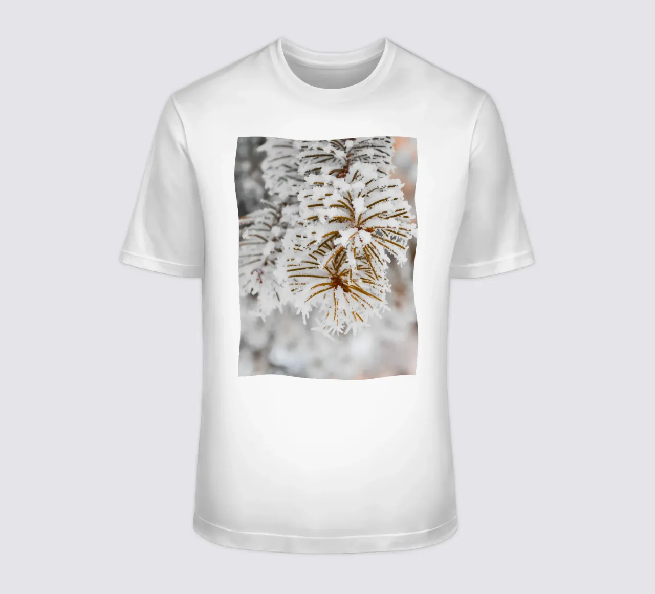 Design con rami di abete innevati t-shirt da Whole©