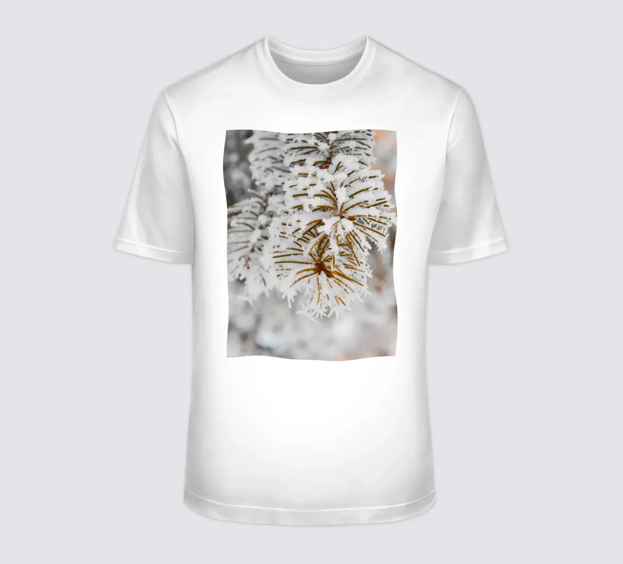 Design con rami di abete innevati t-shirt da Whole©