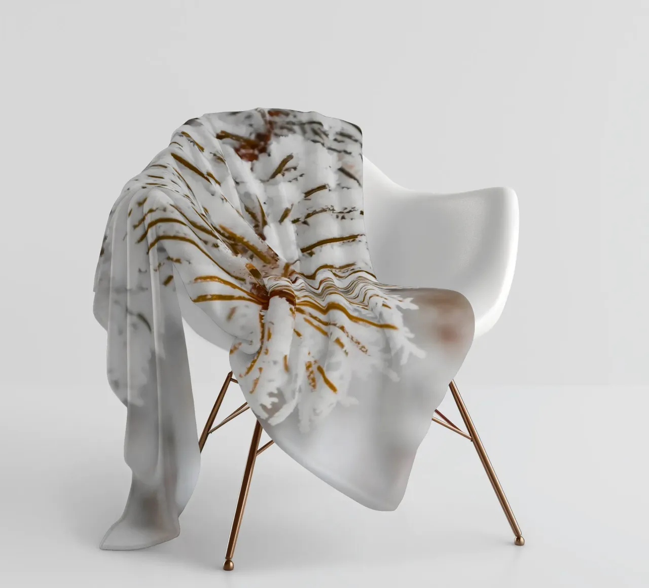 Design con rami di abete innevati coperta in pile da Whole©